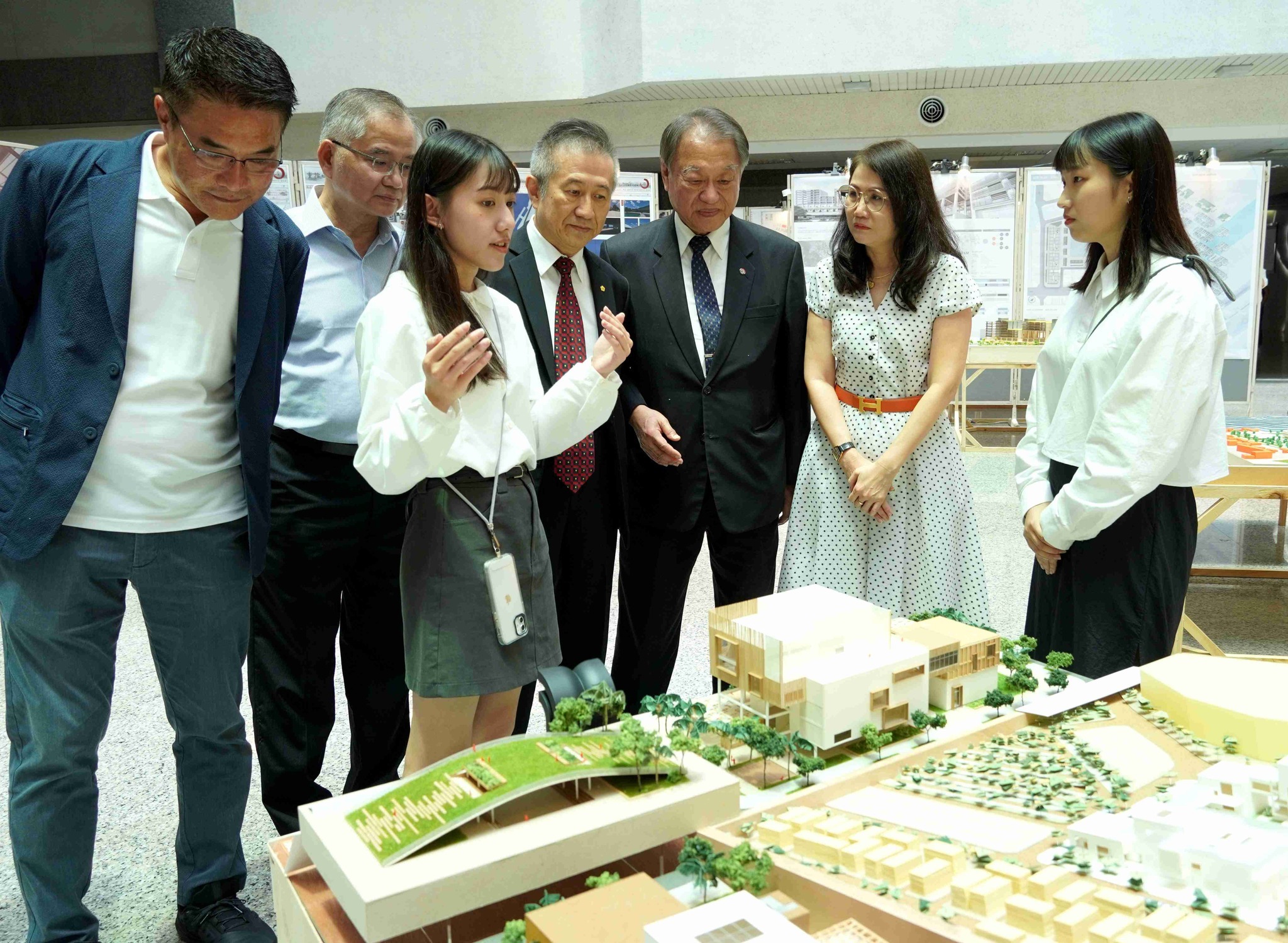 正修建築「點生萬象」畢業成果展 設計風格獨特 專題引矚目