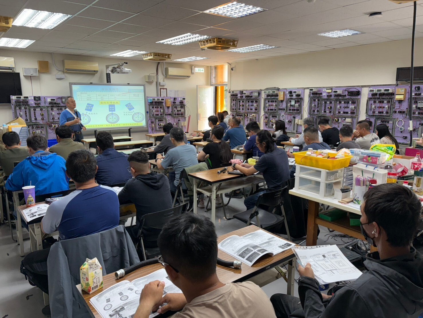 5-2 114年太陽光電乙級證照輔導班開課花絮.jpg