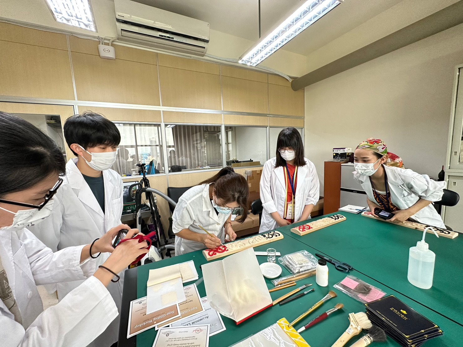 正修科大文物修護功夫了得 橫濱美術大學師生前來見習