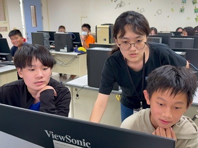暑期送暖到彌陀　正修師資生以行動實踐史懷哲精神圖片
