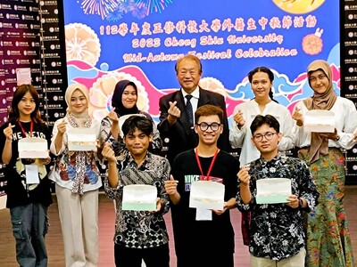 Cheng Shiu University (CSU) Sends Mooncakes to International Students to Celebrate Mid-Autumn FestivalImage